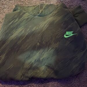 Nike camo hoodie